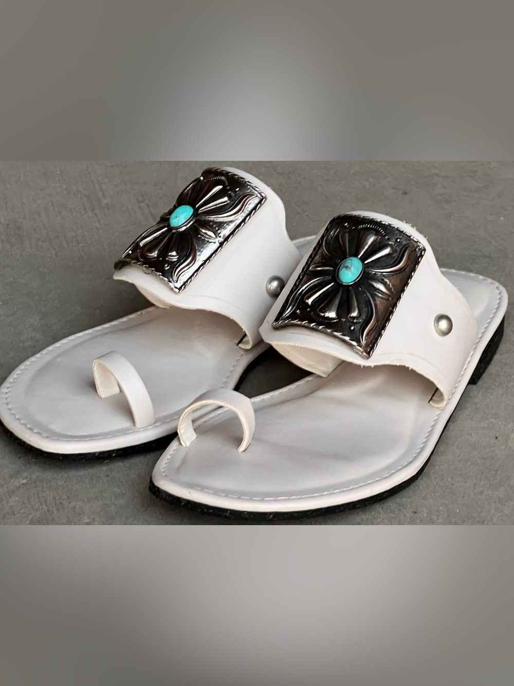 Ali for Butter Ali MacGraw White Leather Concho Turquoise Boho Sandals Sz 8